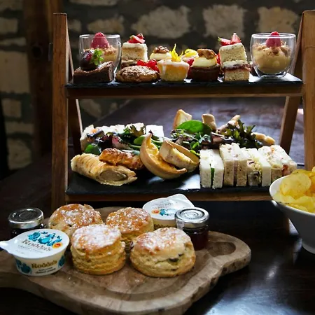 Old Down Manor فندق *